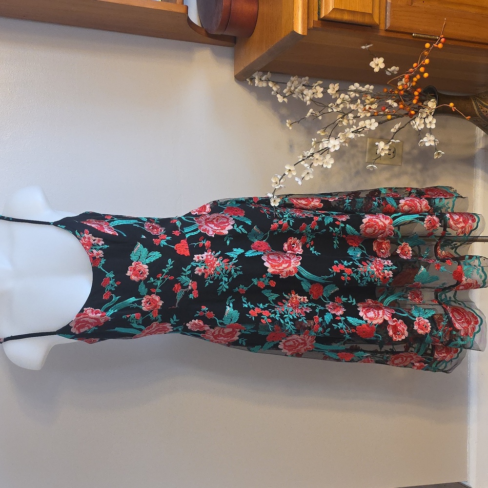 Dress The Population Uma Mididress - Picture 3 of 16